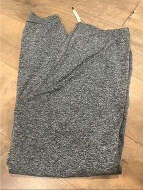 Vuori Heather Gray Jogger Pants size medium